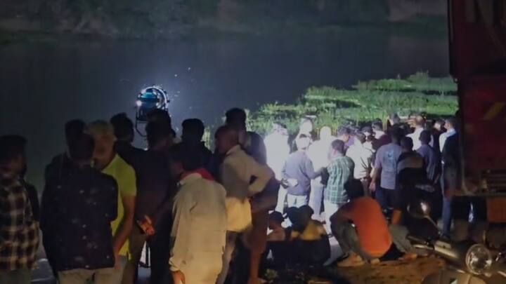 घटनास्थळी सातारा पोलीस दाखल झाले आहेत.