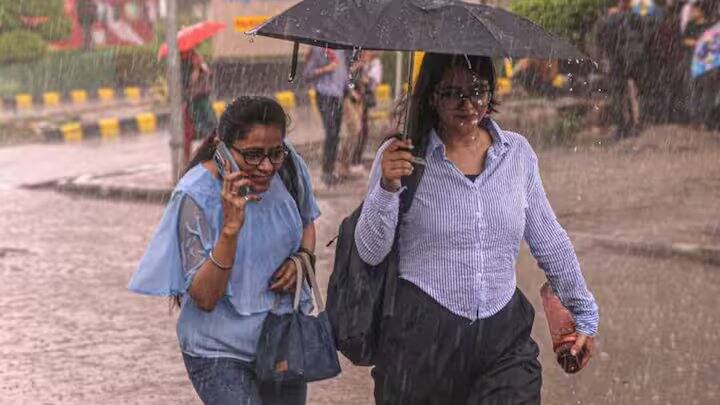 તેમજ મેના અંતમાં અરબ સાગરમાં સિસ્ટમ બનવાની પણ શક્યતા તેમણે દર્શાવી છે. ખેડૂતો અને નાગરિકોને હવામાનના આ બદલાવ અંગે સાવચેત રહેવા અને જરૂરી તકેદારી રાખવા અપીલ કરવામાં આવે છે.