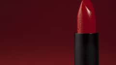 Red Lipstick: লাল রঙের লিপস্টিক লাগিয়ে বেরোলেই জেল হবে ! নিষেধাজ্ঞা জারি এখানে