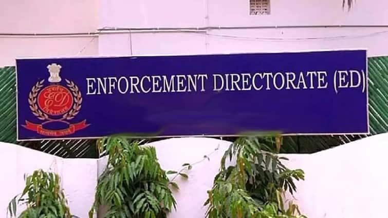 ED raids 8 locations of FIITJEE owner DK Goyal, simultaneous action in Delhi-Noida and Gurugram FIITJEE के मालिक डीके गोयल के खिलाफ ED की बड़ी कार्रवाई, दिल्ली-नोएडा और गुरुग्राम समेत 8 ठिकानों पर रेड