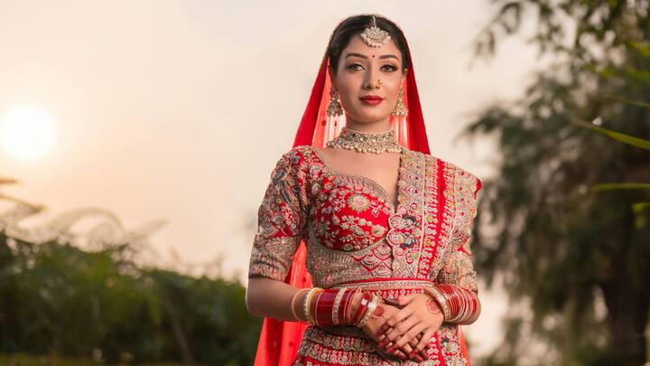 Bold Over Pastel: Soft pastels have taken a backseat this year. Brides are now leaning into vivid hues—think rich reds, deep jewel tones, and vibrant colors that exude confidence and individuality. (Image Source: Canva)