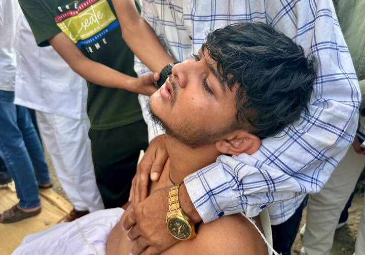 సుమిత్ వర్మ, యతేష్ వర్మ గుజరాత్లోని భావ్నగర్కు చెందిన తండ్రీకుమారులు. ఇద్దర్నీ ఉగ్రవాదులు పొట్టన పెట్టుకున్నారు.