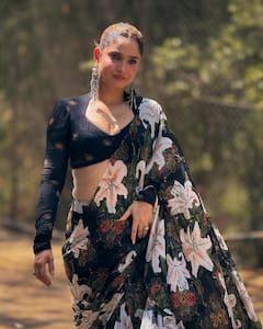 फ्लोरल साड़ी में नागिन सी बलखाईं अंकिता लोखंडे, शूटिंग के बीच ऑटो में दिए ऐसे पोज, लुक पर फिदा हुए फैंस