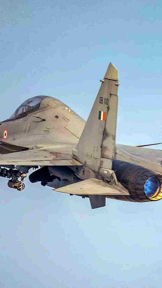 क्या पाकिस्तान के पास है राफेल की टक्कर का फाइटर जेट