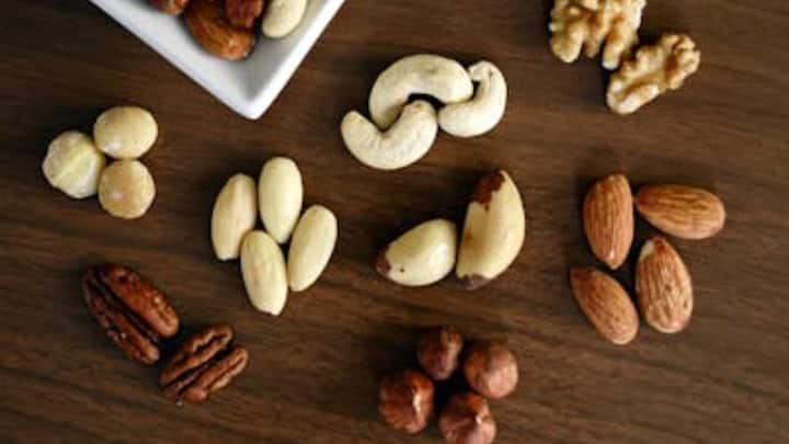 पाकिस्तान से भारत बड़ी मात्रा में ड्राई फ्रूट्स खरीदता है. ड्राई फ्रूट्स भारतीय बाजारों में काफी पसंद किए जाते हैं. ऐसे में पाकिस्तान के साथ व्यापार में बदलाव आने से भारत में ड्राई फ्रूट्स की कीमत में भी बदलाव हो सकता है. इसके चलते भारत में ड्राई फ्रूट्स काफी हद तक महंगे हो सकते हैं.