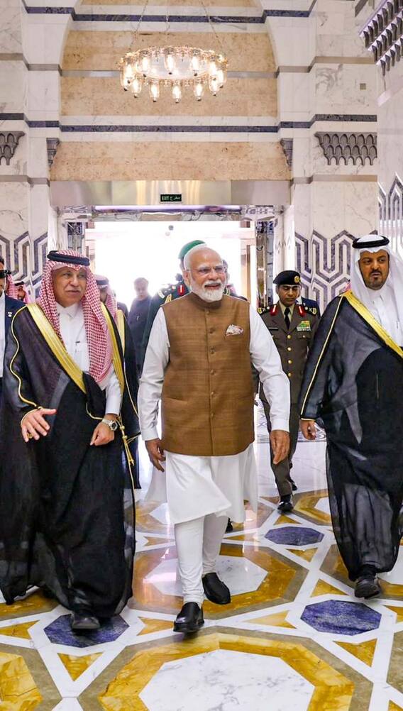 मुसलमानों के सबसे पवित्र शहर मक्का से कितनी दूर है जेद्दा?