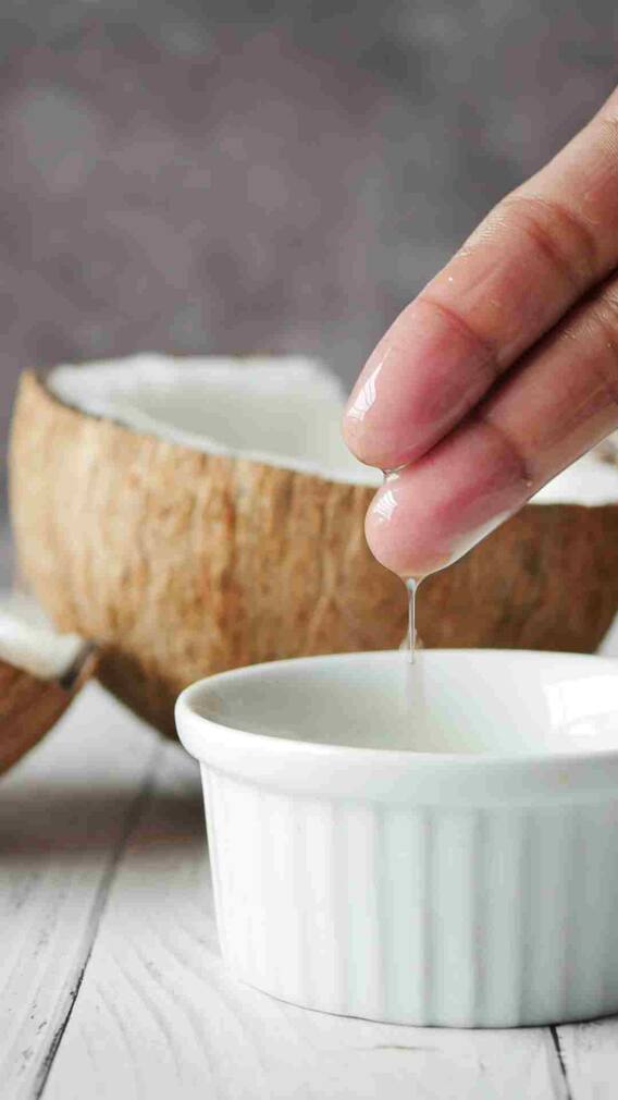 नारियल तेल में कपूर मिलाकर बालों पर क्यों लगाते हैं