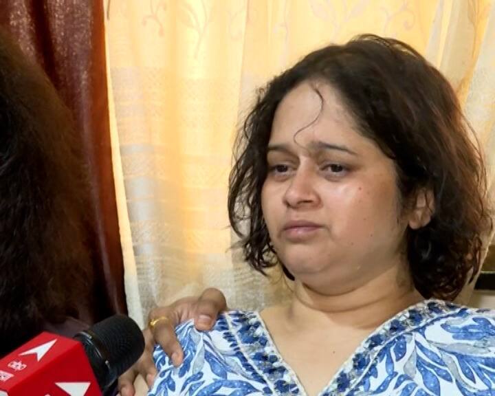 तिनं सांगितलं की, त्यांनी विचारलं हिंदू कोण आहे आणि मुस्लिम कोण आहे. तिथे संजय काकांनी हात वर केला. तेव्हा त्यांना डोक्यात गोळी मारली. मी त्यांच्या मागेच होते. ते सगळं मी बघितलं.