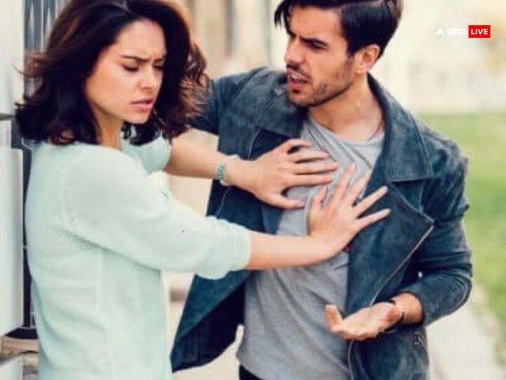 अगर कुंडली में राहु की स्थिति अशुभ हो तो राहु जीवन में भ्रम और धोखे की स्थिति पैदा कर सकता है.