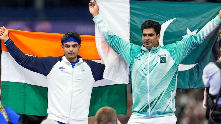 neeraj chopra classic 2025 pakistani javelin champion arshad nadeep decline invitation of javelin throw meet Neeraj Chopra Classic: নীরজের প্রস্তাব প্রত্যাখান, ভারতে খেলতে আসতে কি ভয় পাচ্ছেন আর্শাদ?