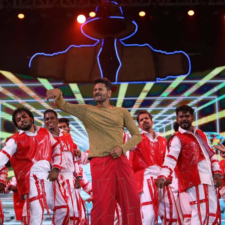 மேலும் நடிகர், இயக்குநர், தயாரிப்பாளர், நடன இயக்குநர் என்று பன்முக கலைஞராக சினிமாவில் சாதித்துள்ள பிரபு தேவா. சினிமாவில் ஆரம்ப காலகட்டங்களில் எப்படி இருந்தாரோ அதே போல் தான் தன்னுடைய 52 வயதிலும் உள்ளார்.