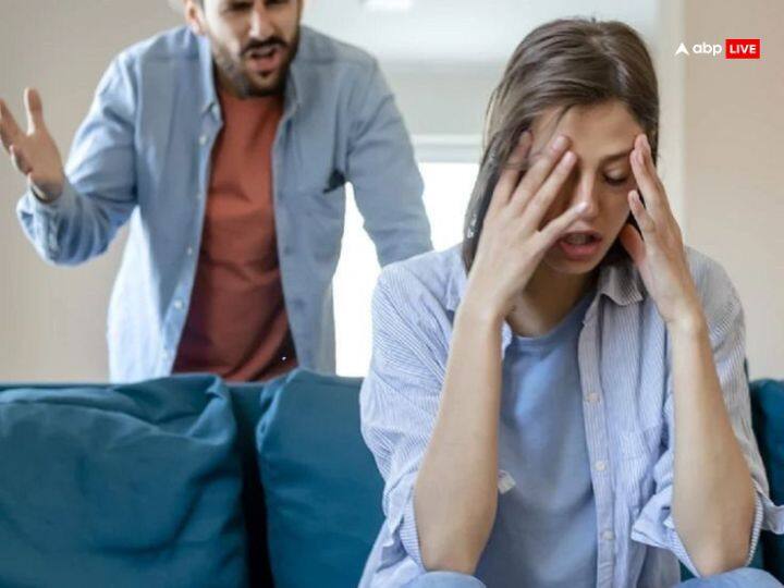 राहु की अशुभ स्थिति लव लाइफ में मुश्किलें , टेंशन, गलतफैहमी पैदा कर सकती है. इस वजह से आपके लव रिलेशन में दिक्कतें पैदा हो सकती हैं.