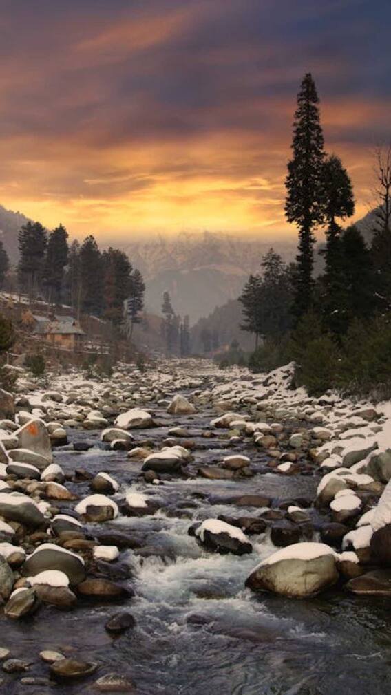 पहलगाम में कौन सी नदी बहती है?