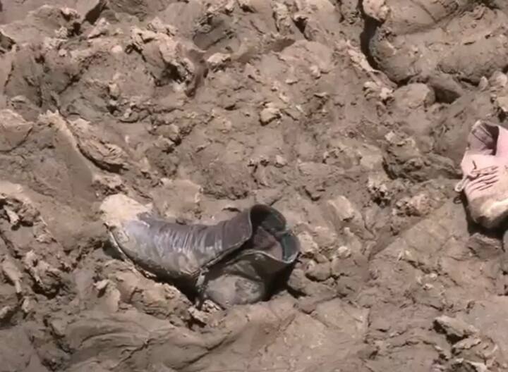 चश्मदीदों ने ये भी बताया कि आतंकियों ने हिंदू कौन है और मुसलमान कौन है, ये पूछने के बाद गोली मारी.