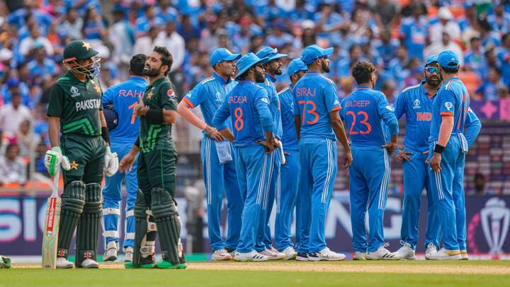 কী আছে সেই চিঠিতে? বিভিন্ন সূত্র দাবি করছে, আইসিসি-কে লেখা চিঠিতে ভারতীয় বোর্ড দাবি করেছে, আইসিসি ইভেন্টে যেন এক গ্রুপে না রাখা হয় ভারত ও পাকিস্তানকে।