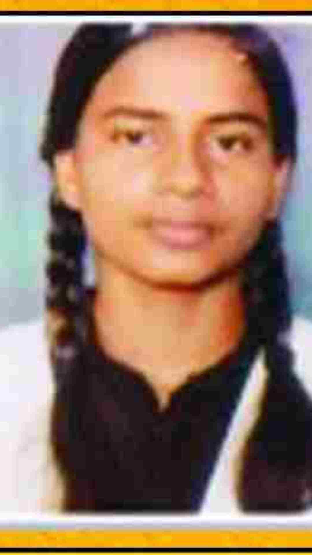 यूपी बोर्ड की 12वीं परीक्षा की टॉपर प्रयागराज की रहने वाली महक जायसवाल रही हैं