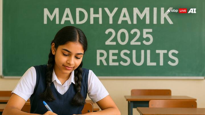 মাধ্যমিক পরীক্ষা শেষ হওয়া এবং রেজাল্ট বেরোনোর এই পর্বের মধ্যেই SSC-র ২০১৬ পুরো প্য়ানেলই বাতিল করে দেয় সুপ্রিম কোর্ট। ফলে শিক্ষক ও শিক্ষাকর্মী মিলিয়ে চাকরি খোয়ালেন ২৫ হাজার ৭৫২ জন। যাঁদের মধ্যে অনেকেই মাধ্যমিক পরীক্ষার খাতা দেওয়ার কাজে যুক্ত ছিলেন।