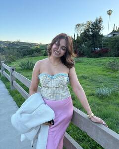 Jiya Shankar’s Sunlit Photos In Pastel Outfit Give Main Character Energy