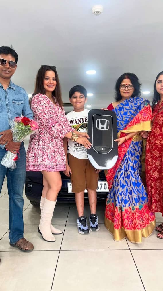 मोनालिसा ने पूरा किया पेरेंट्स का सपना, गिफ्ट में दी लाखों की कार