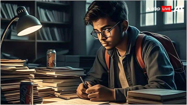 अमेरिका में कैलिफोर्निया बार एग्जाम को भी काफी कठिन माना जाता है. इस परीक्षा में जनरल बार परीक्षा और वकील परीक्षा शामिल है. जनरल बाल परीक्षा में पांच निबंध प्रश्न, मल्टीस्टट बार परीक्षा और एक परफॉर्मेंस टेस्ट शामिल होता है.
