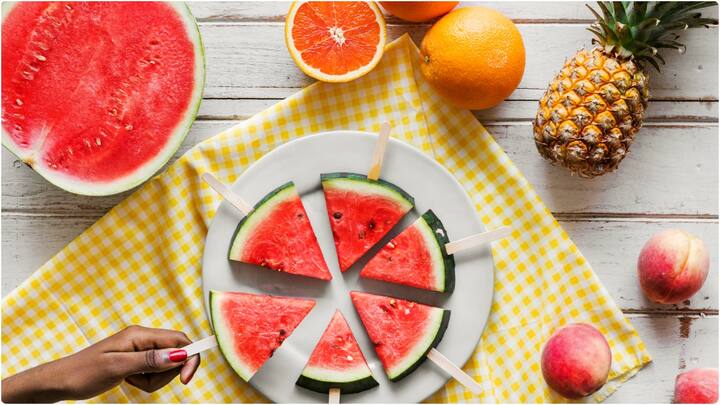 పుచ్చకాయ తియ్యగా ఉంటుంది కాబట్టి.. మధుమేహం ఉన్నవారు తినకపోవడమే మంచిది. ఎక్కువ మోతాదులో తీసుకోకూడదు.