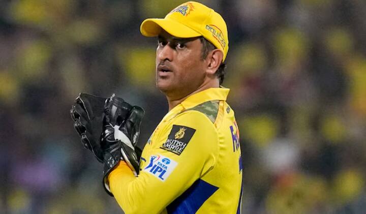 MS Dhoni 400 T20 Match: ਜਦੋਂ ਚੇਨਈ ਸੁਪਰ ਕਿੰਗਜ਼ ਦੇ ਕਪਤਾਨ ਐਮਐਸ ਧੋਨੀ ਸਨਰਾਈਜ਼ਰਜ਼ ਹੈਦਰਾਬਾਦ ਵਿਰੁੱਧ ਮੈਦਾਨ 'ਚ ਉਤਰਨਗੇ, ਤਾਂ ਉਹ ਆਪਣੇ ਨਾਮ ਇੱਕ ਵੱਡਾ ਰਿਕਾਰਡ ਬਣਾ ਲੈਣਗੇ। ਇਹ ਐਮਐਸ ਧੋਨੀ ਦਾ 400ਵਾਂ ਟੀ-20 ਮੈਚ ਹੋਵੇਗਾ।