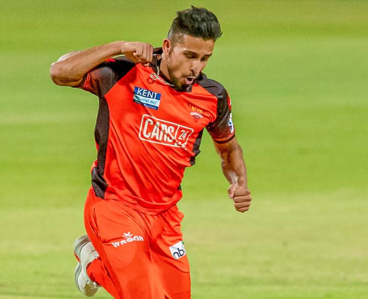 ਕੇਕੇਆਰ ਨੇ ਮੈਗਾ ਨਿਲਾਮੀ ਦੌਰਾਨ ਉਮਰਾਨ ਨੂੰ 75 ਲੱਖ ਰੁਪਏ ਵਿੱਚ ਖਰੀਦਿਆ ਸੀ। ਇਸ ਤੋਂ ਪਹਿਲਾਂ ਉਹ ਸਨਰਾਈਜ਼ਰਸ ਹੈਦਰਾਬਾਦ ਟੀਮ ਦਾ ਹਿੱਸਾ ਸੀ। ਪਰ ਹੈਦਰਾਬਾਦ ਨੇ ਉਨ੍ਹਾਂ ਨੂੰ ਮੈਗਾ ਨਿਲਾਮੀ ਤੋਂ ਪਹਿਲਾਂ ਹੀ ਰਿਹਾ ਕਰ ਦਿੱਤਾ।