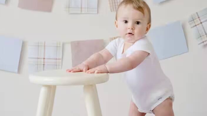 વ્હાઇટ હાઉસમાં વધુ બાળકો પેદા કરવા અંગે કેટલાક સૂચનો આવ્યા છે, જેમાં કેટલાક અસામાન્ય વિચારોનો પણ સમાવેશ થાય છે. ઉદાહરણ તરીકે ફુલબ્રાઇટ સ્કોલરશિપના 30 ટકા એવા લોકો માટે અનામત રાખવાનો પ્રસ્તાવ છે જેઓ પરિણીત છે અથવા બાળકો ધરાવે છે.