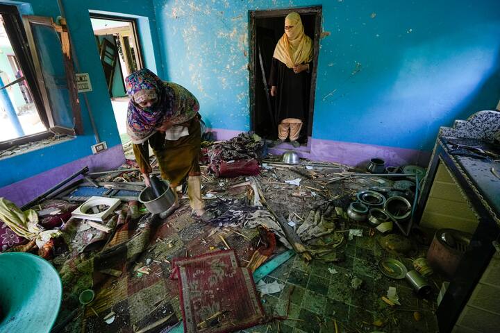 పహల్గామ్ దాడి తర్వాత, భారత సైన్యం గాలింపు చర్యను ముమ్మరం చేసింది. జమ్మూ కాశ్మీర్ పోలీసుల సహకారంతో NIA దర్యాప్తు ప్రారంభించింది.