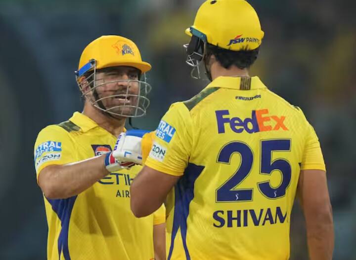 ਐਮਐਸ ਧੋਨੀ ਨੇ 98 ਅੰਤਰਰਾਸ਼ਟਰੀ ਟੀ-20 ਮੈਚ ਖੇਡੇ ਹਨ, ਉਨ੍ਹਾਂ ਦੀ ਕਪਤਾਨੀ ਵਿੱਚ ਟੀਮ ਇੰਡੀਆ ਨੇ 2007 ਦਾ ਵਿਸ਼ਵ ਕੱਪ ਖਿਤਾਬ ਵੀ ਜਿੱਤਿਆ ਸੀ। ਟੀਮ ਇੰਡੀਆ ਤੋਂ ਇਲਾਵਾ, ਧੋਨੀ ਨੇ ਸੀਐਸਕੇ, ਝਾਰਖੰਡ, ਰਾਈਜ਼ਿੰਗ ਪੁਣੇ ਸੁਪਰ ਜਾਇੰਟਸ ਅਤੇ ਰਾਈਜ਼ਿੰਗ ਪੁਣੇ ਸੁਪਰ ਜਾਇੰਟਸ ਲਈ ਟੀ-20 ਕ੍ਰਿਕਟ ਖੇਡਿਆ ਹੈ।