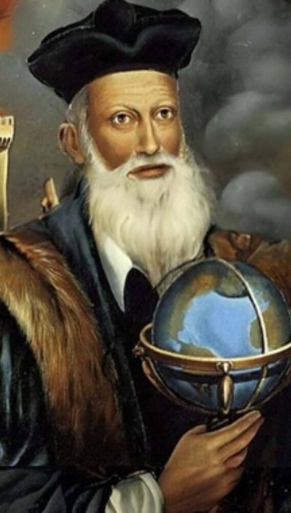 नास्त्रेदमस का असली नाम क्या था?