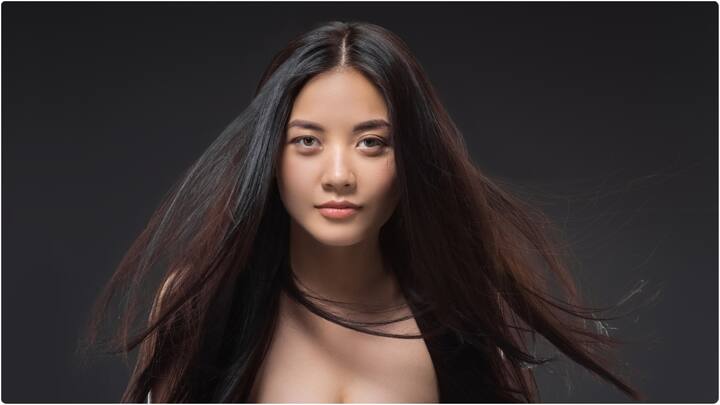 Hair Care Routine : సమ్మర్​లో జుట్టు సమస్యలు ఎక్కువగా వస్తుంటాయి. చెమట వల్ల హెయిర్ ఫాల్ అవుతుంది. అందుకే ఈ సమస్యలను దూరం చేసుకోవడానికి 5 ఫ్రూట్స్​ని డైట్​లో చేర్చుకోమంటున్నారు.