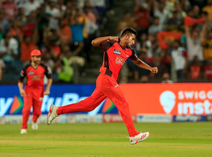 उमरान ने तो केकेआर टीम को ज्वाइन कर लिया है. लेकिन उनके खेलने पर संशय बना हुआ है. क्योंकि टीम ने पहले ही उनकी जगह पर एक खिलाड़ी को टीम में शामिल कर लिया है. ऐसे में देखने वाली बात होगी कि टीम उमरान को स्क्वाड में किस तरह फिट करती है.