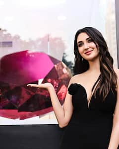 Nikita Dutta Photos: 'કબીર સિંહ' ફેમ નિકિતા દત્તાનું ગ્લેમરસ ફોટશૂટ
