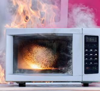 ਤੁਹਾਡੀ ਇੱਕ ਗਲਤੀ ਨਾਲ ਉੱਡ ਸਕਦੇ ਮਾਈਕ੍ਰੋਵੇਵ ਦੇ ਪਰਖੱਚੇ, ਜਾਣੋ ਵਜ੍ਹਾ