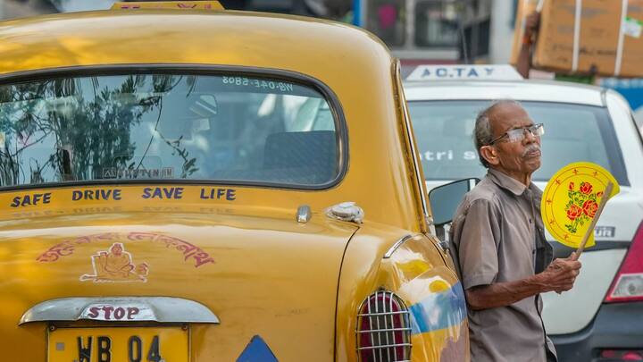  রবিবার থেকে মঙ্গলবার ঝড় বৃষ্টির সম্ভাবনা। শুক্রবার পর্যন্ত তাপপ্রবাহের সতর্কতা থাকবে পশ্চিম বর্ধমান, বাঁকুড়া, বীরভূমে। তাপপ্রবাহের পরিস্থিতি থাকবে দক্ষিণবঙ্গের বেশ কয়েকটি জেলাতে।