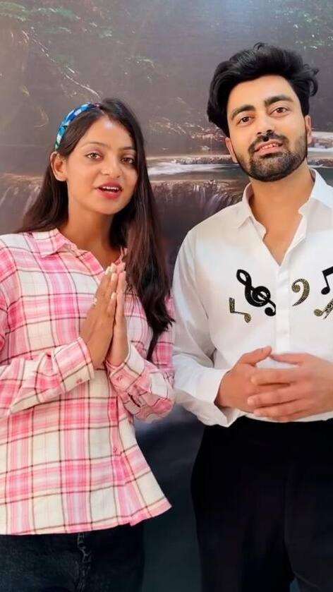 वायरल गर्ल मोनालिसा ने दी गुड न्यूज़, हाथ जोड़ कही ये बात