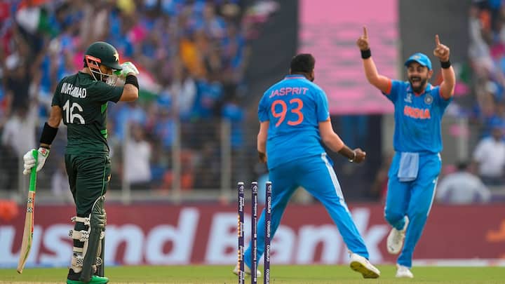 BCCI: পহেলগাঁওয়ে পর্যটকদের ওপর জঙ্গি হামলার প্রতিবাদে সরব গোটা বিশ্ব। খেলার মাঠেও পাকিস্তানকে বয়কট করার ডাক জোরাল হয়ে উঠেছে।