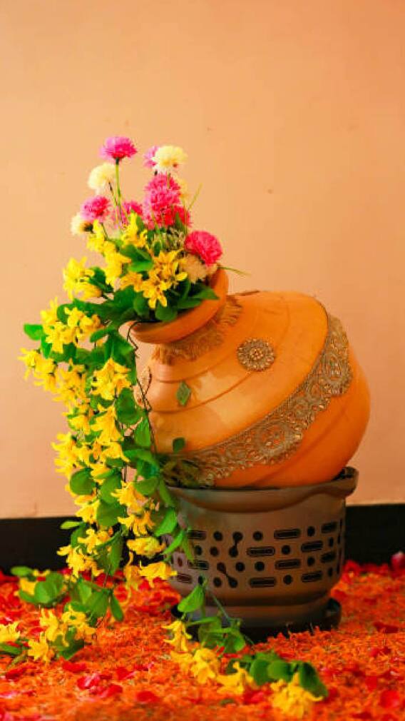 अक्षय्य तृतीयेला या '3' ठिकाणी दिवे लावा!