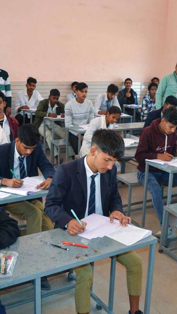 यूपी बोर्ड की मार्कशीट असली है या नकली, ऐसे लग जाएगा पता