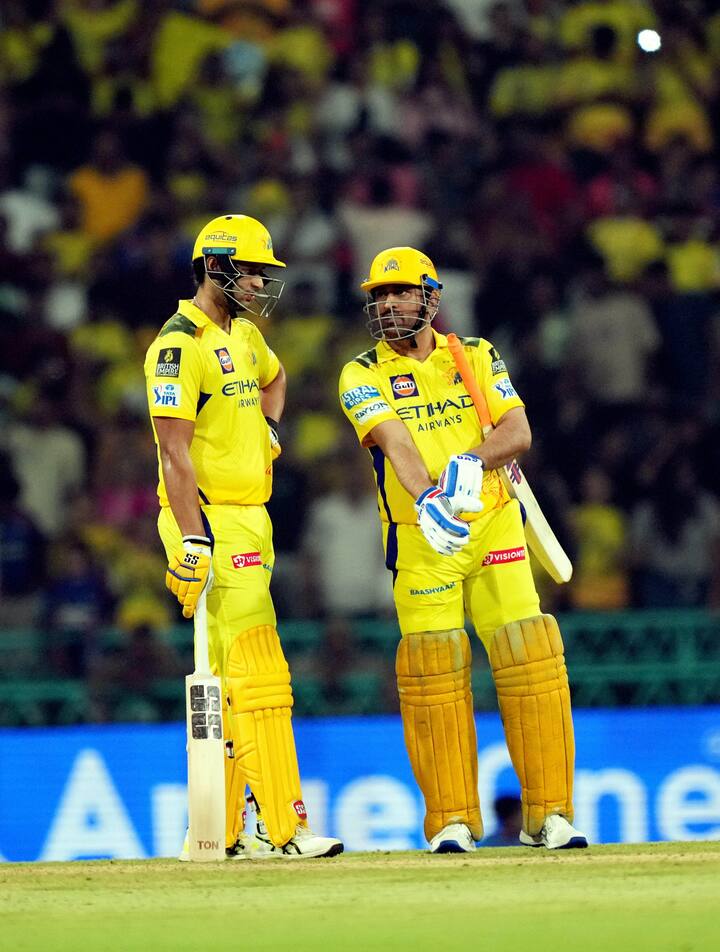 चेन्नई को अगर प्लेऑफ में पहुंचना है तो, यहां से बाकी टीमों के भी मैच उनके लिए बहुत महत्वपूर्ण हो जाएंगे. चेन्नई चाहेगी कि बाकी टीमें जो प्लेऑफ की रेस में हैं उनके 14 से ज्यादा अंक न हो, ताकि चेन्नई 14 अंक तक पहुंचकर प्लेऑफ में जगह बना ले.