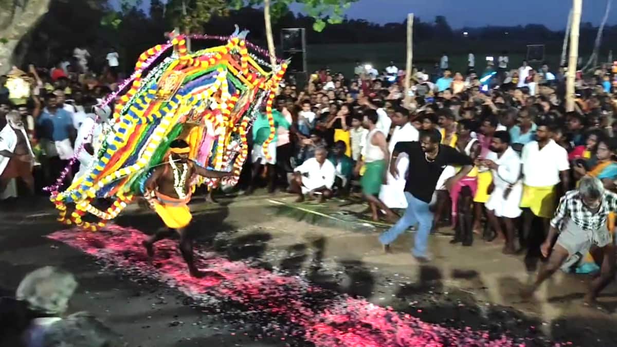 ஒரே நாளில் இத்தனை கோயிலில் தீமிதி திருவிழாவா...? பக்தி பரவசமடைந்த பக்தர்கள்...!