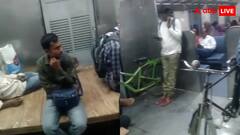एक बिहारी सब पे भारी! लोकल ट्रेन में बेड लगाकर यात्रा करते दिखे लड़के, यूजर्स ने पकड़ लिया माथा