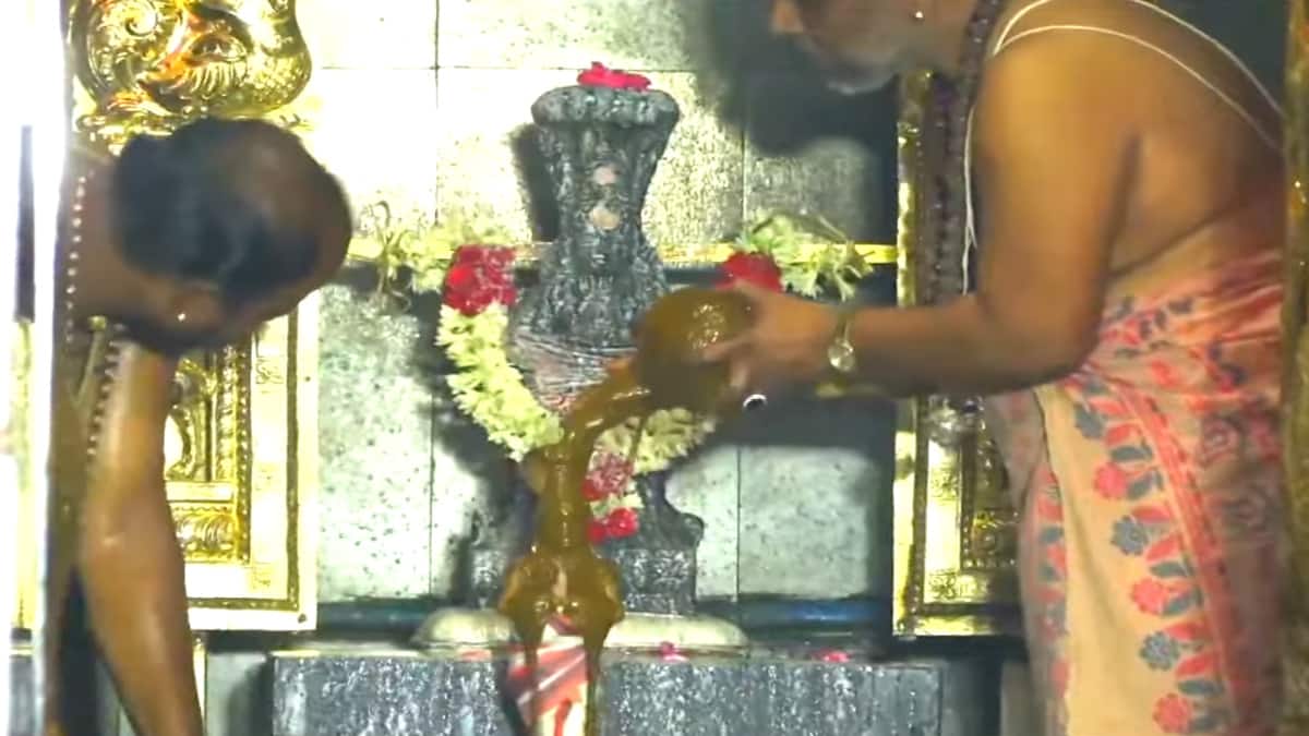 பெயர்ச்சி அடைந்தார் கேது பகவான்! கேது பகவான் ஸ்தலத்தில் சிறப்பு வழிபாடு...!