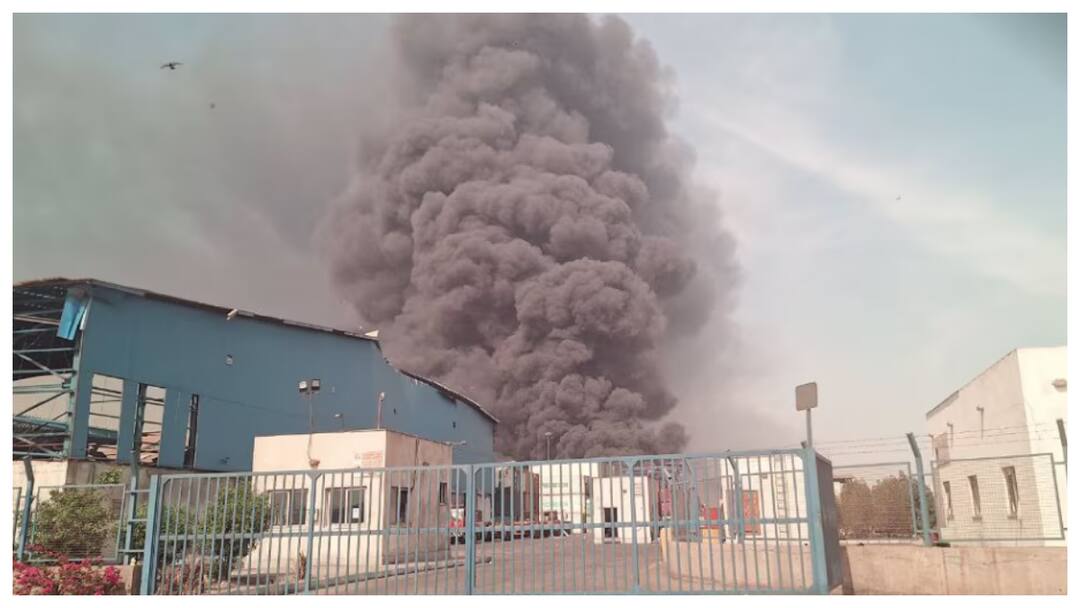 A massive explosion in port of Raji in Iran injured more than 400 people Iran Explosion: ఇరాన్‌లో భారీ పేలుడు - 400 మందికిపైగా గాయాలు