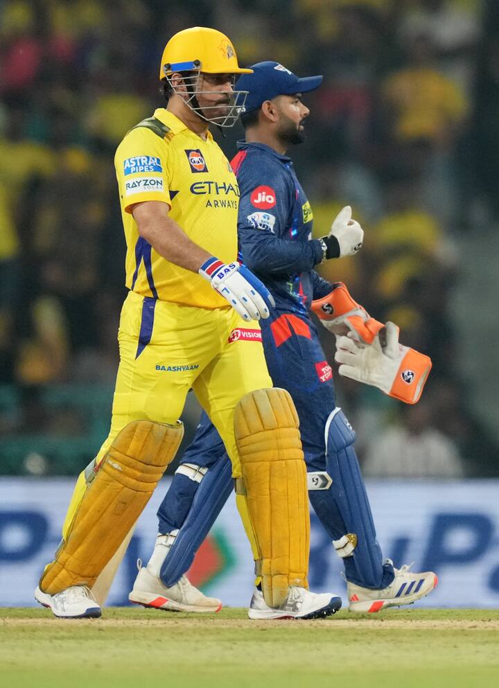 पॉइंट्स टेबल पर गुजरात टाइटंस, दिल्ली कैपिटल्स और रॉयल चैलेंजर्स बेंगलुरु 12 अंकों के साथ पहले, दूसरे और तीसरे स्थान पर है. ऐसे में इन तीनों टीमों के प्लेऑफ में पहुंचने के चांस सबसे ज्यादा हैं.