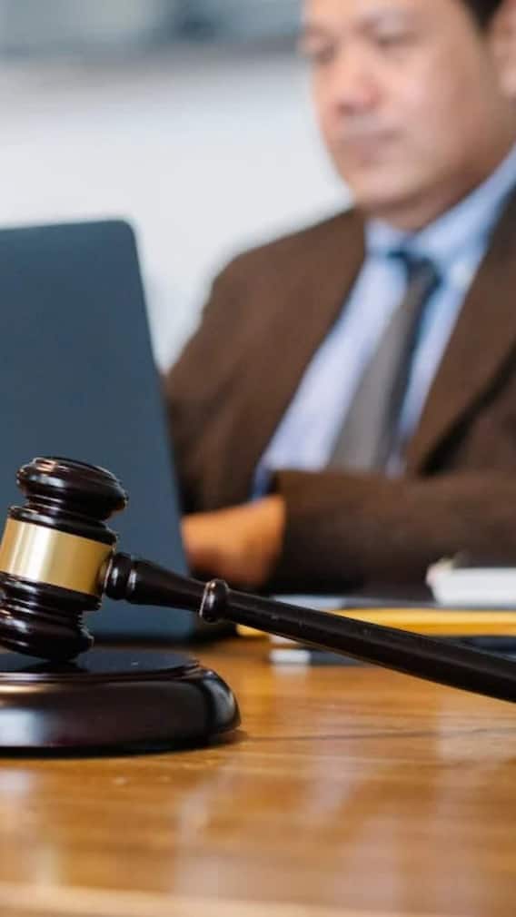 ज्यादा से ज्यादा कितनी हो सकती है एक वकील की फीस?