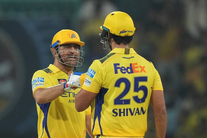 आईपीएल में कई बार ऐसा हुआ है, जब टीमों ने 14 अंक के साथ प्लेऑफ के लिए क्वालीफाई किया है. ऐसे में चेन्नई को अभी प्लेऑफ की रेस से बाहर मानना गलत होगा.