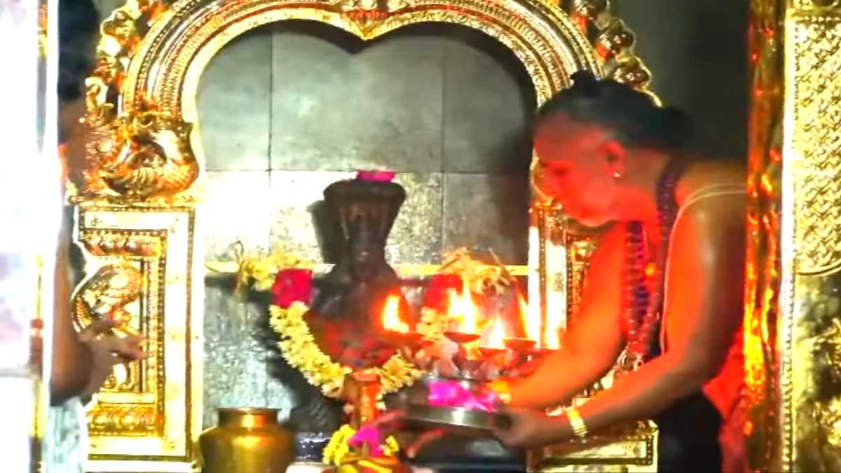 பெயர்ச்சி அடைந்தார் கேது பகவான்! கேது பகவான் ஸ்தலத்தில் சிறப்பு வழிபாடு...!