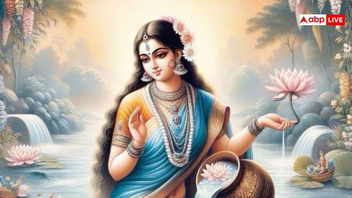 Both Ganga Saptami and Ganga Dussehra are important festivals which are associated with the importance of Maa Ganga. There is a special difference between these two festivals which further enhances their importance. Ganga Saptami is celebrated on the seventh day of Shukla Paksha of Vaishakh month, which is the day of the birth of Maa Ganga. On this day, Mother Ganga worshiped Lord Vishnu and made her place in heaven.